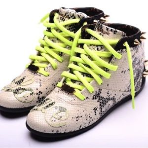 Melody Ehsani x Reebok sneaker sz 7.5 gently used snakeskin